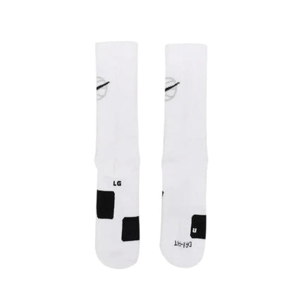 Nike EVERYDAY CREW: Stylish, comfortable, slip-resistant, and durable unisex soft basketball socks (3-pack)  DA2123-100