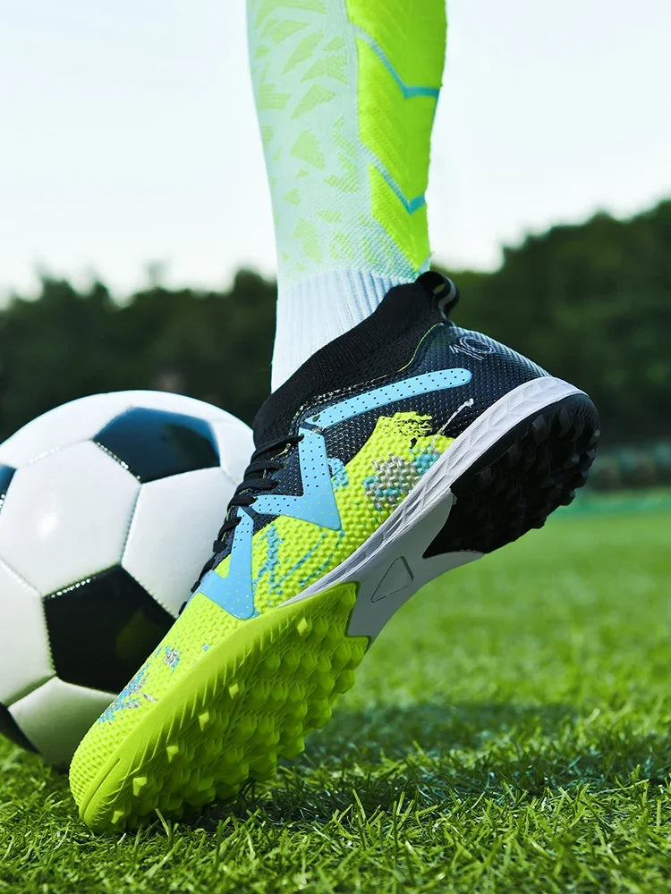 New Men's Football Shoes Society Cleats Professional Soccer Shoes Indoor Fast Football Field Boots Sneakers Boy Original Training