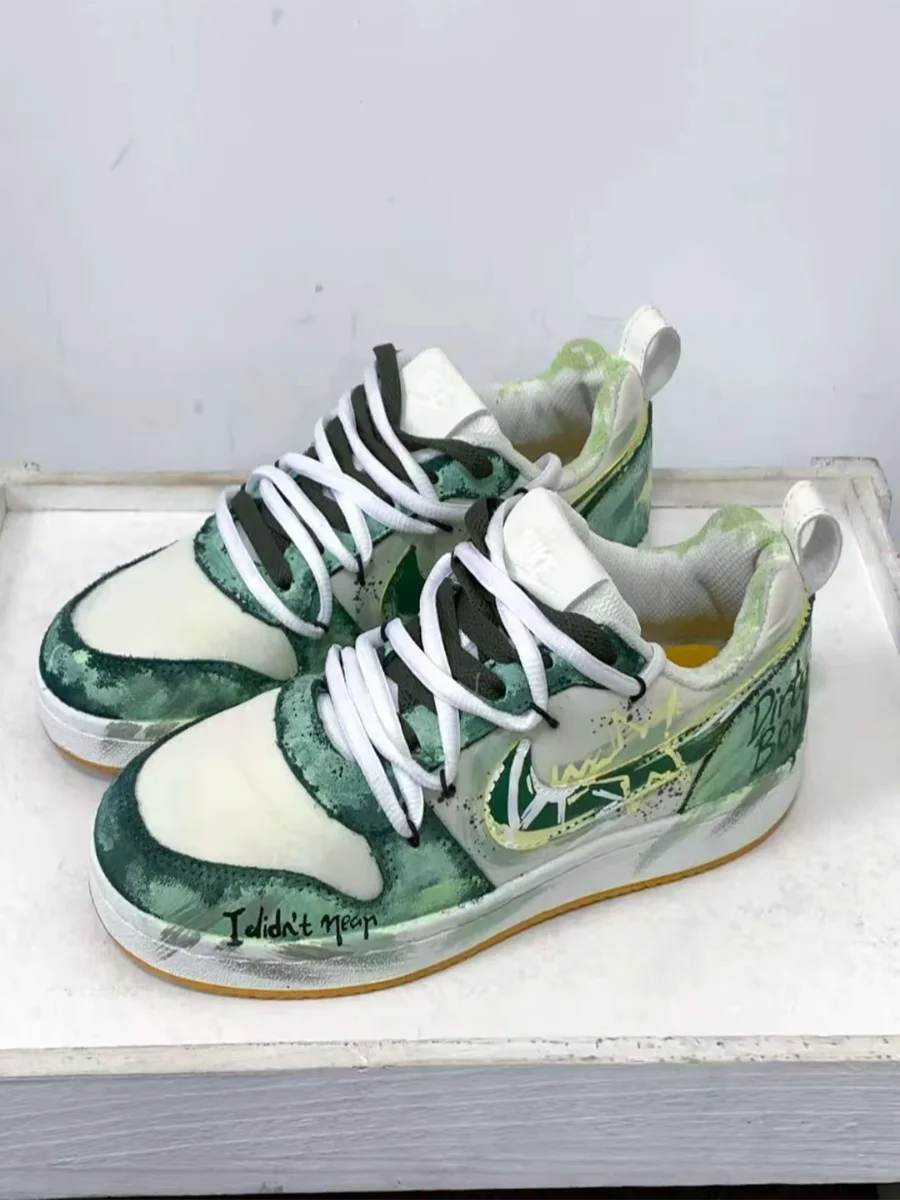 Spersonalizowane trampki Nike Court Borough PRM „Party Star” – spersonalizowane, dekonstruowane buty skateboardowe z niską cholewką i motywem graffiti dla mężczyzn