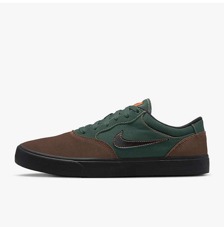 Scarpe da skate unisex Nike SB Chron 2 con ammortizzazione leggera e pannelli, modello DM3493-606