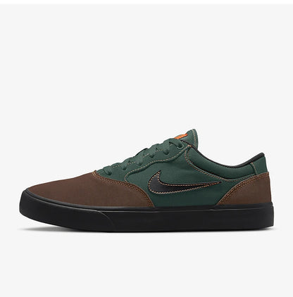 Scarpe da skate unisex Nike SB Chron 2 con ammortizzazione leggera e pannelli, modello DM3493-606