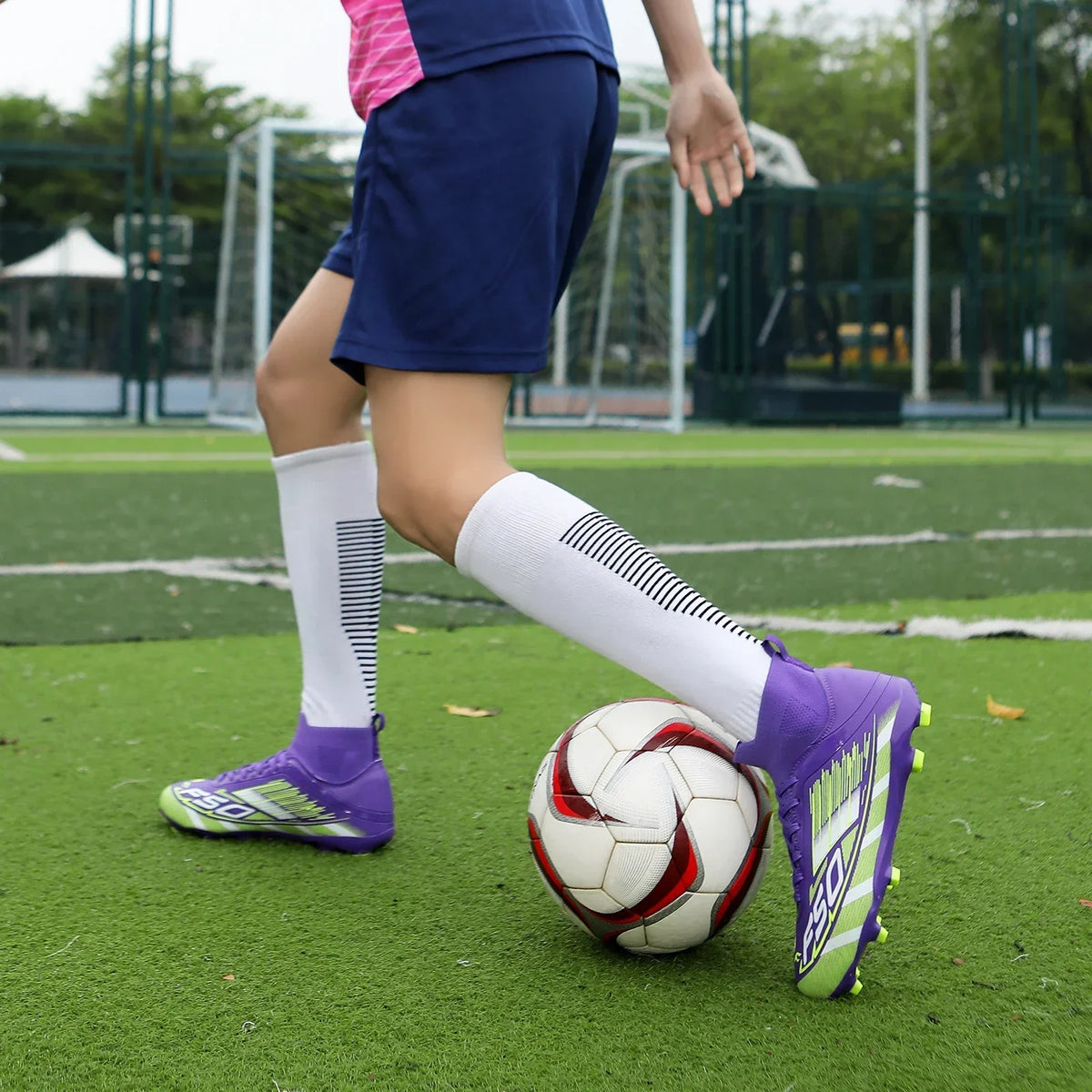 Nouvelles chaussures de football professionnelles pour hommes, chaussures de sport à cheville haute, chaussures de football TF/FG pour garçons, unisexes, antidérapantes, confortables