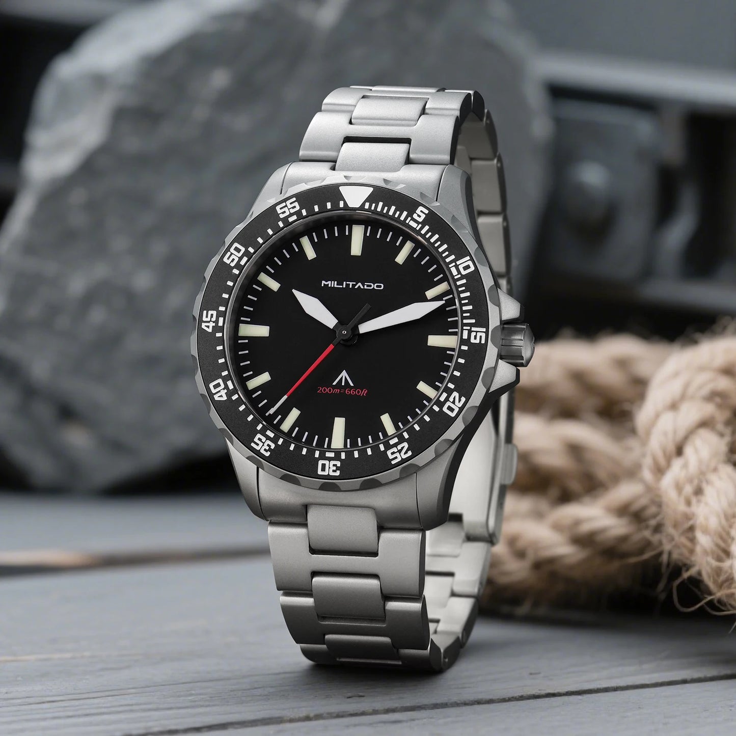 Militado ML16 Watch VH31 Sweep /515 Quartz Movement Sapphire Crystal BGW9 Luminous 200m Water Resistance 38mm Men's Vintage Wath