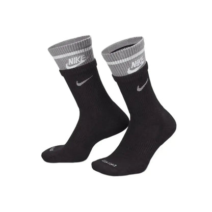 Nike EVERYDAY CREW: Stylish, comfortable, slip-resistant, and durable unisex soft basketball socks (3-pack)  DA2123-100