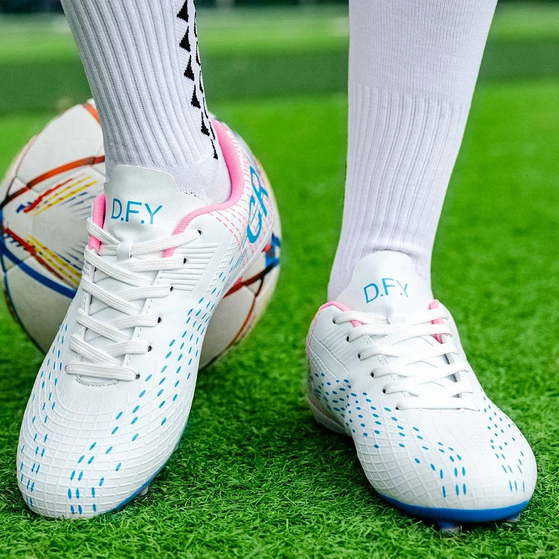 Lage voetbalschoenen met lange TF-noppen, slijtvast en flexibel, geschikt voor buitensporten op het veld