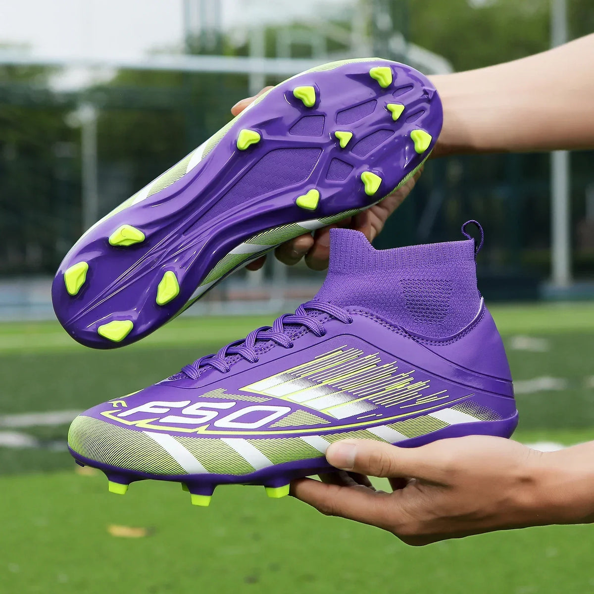 Nouvelles chaussures de football professionnelles pour hommes, chaussures de sport à cheville haute, chaussures de football TF/FG pour garçons, unisexes, antidérapantes, confortables