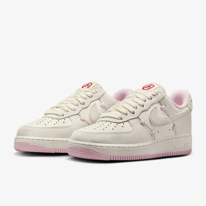 Oficiálne originálne dámske nízke tenisky Nike AIR FORCE 1 HV5992-111