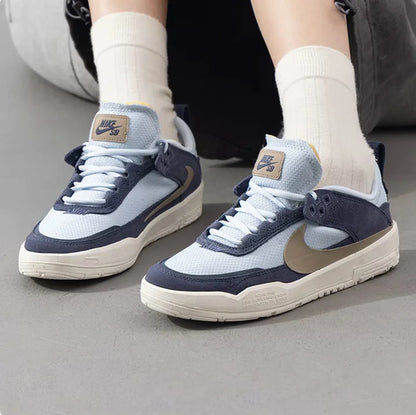 Nike's New Sb Series Offers Strong Grip, Comfort, and Durability for Outdoor Women's Skateboarding Shoes. Lightweight Mesh Material, Durable for Daily Commuting, Low-Top Flat Shoes. Sb Day One Trendy Blue Versatile Sports Cas