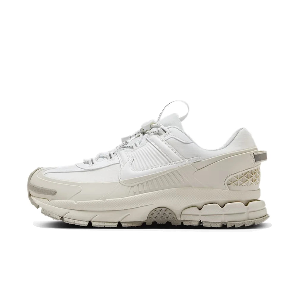 Nike Zoom Vomero 5 Roam : chaussures de course unisexes basses, souples, résistantes et imperméables, pour l'entraînement, la ville et les trajets quotidiens, modèle FV2295-201