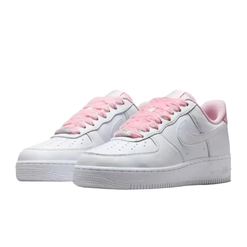 Nike Air Force 1 Low Trendy Pink Velvet Laces Stilfulde, unikke, komfortable og alsidige lave sneakers til kvinder HV4403-601