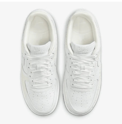 Nike Authentic Air Force 1 AF1 Damen-Sneaker im klassischen Stil mit dicker Sohle HV6011-111