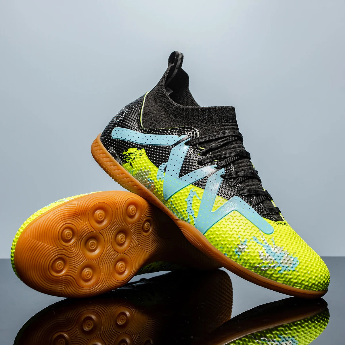 New Men's Football Shoes Society Cleats Professional Soccer Shoes Indoor Fast Football Field Boots Sneakers Boy Original Training