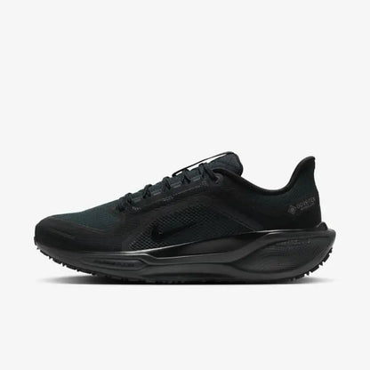 „Nike Pegasus 41 GORE-TEX“ vandeniui atsparūs, kvėpuojantys, amortizuojantys žemi bėgimo bateliai vyrams, juodi