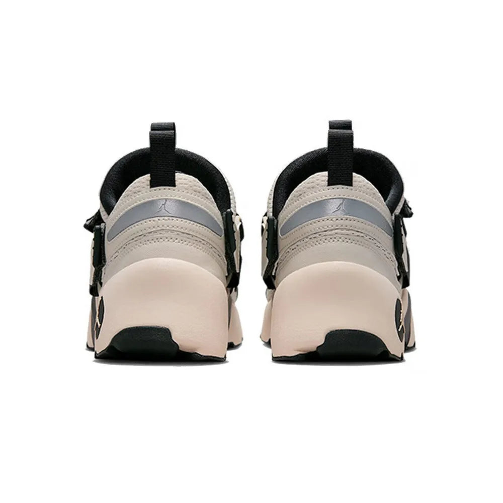 Nike TRUNNER LX: Zapatillas de running para mujer elegantes, versátiles, cómodas y antideslizantes, con amortiguación y durabilidad HQ2164-102