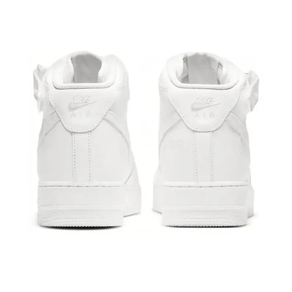 Unisex superge Nike Air Force 1 Mid – klasičen dizajn, oblazinjena podpora gležnja za vsakodnevno in vsestransko nošenje CW2289-111