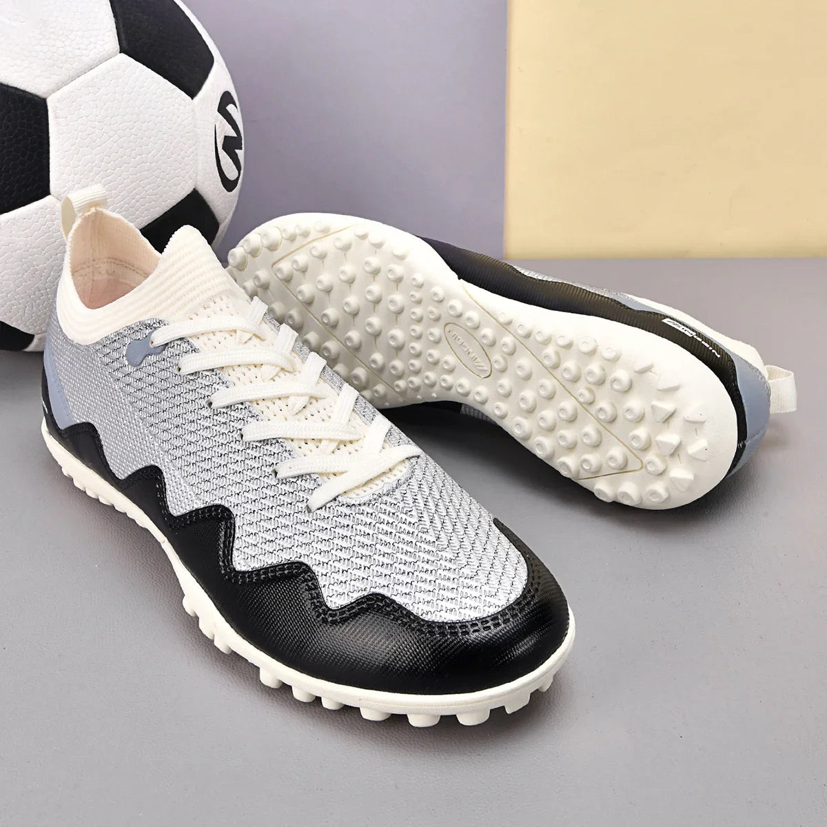 Nouvelles chaussures de football pour hommes, baskets TF/FG, vente flash, chaussures de futsal de haute qualité, chaussures de football professionnelles, crampons pour femmes, ultra-légères, unisexes