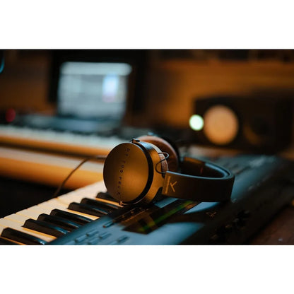 Beyerdynamic DT 700 PRO X Professional Studio Headphones, Closed-Back Hi-Fi Monitoring Headphones for Recording, Mixing & Audio Production
