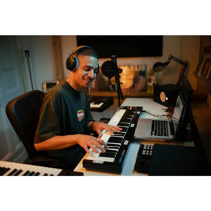 Beyerdynamic DT 700 PRO X Professional Studio Headphones, Closed-Back Hi-Fi Monitoring Headphones for Recording, Mixing & Audio Production