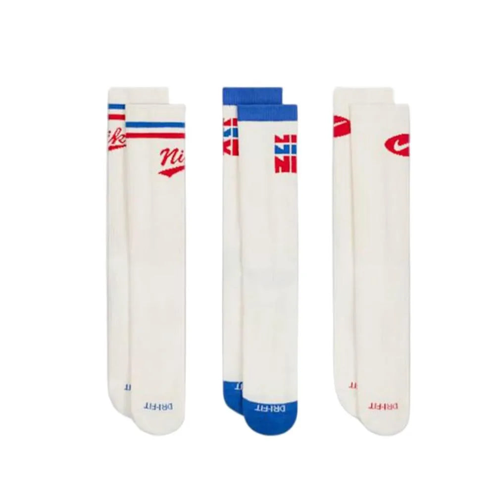 Nike EVERYDAY CREW: Stylish, comfortable, slip-resistant, and durable unisex soft basketball socks (3-pack)  DA2123-100