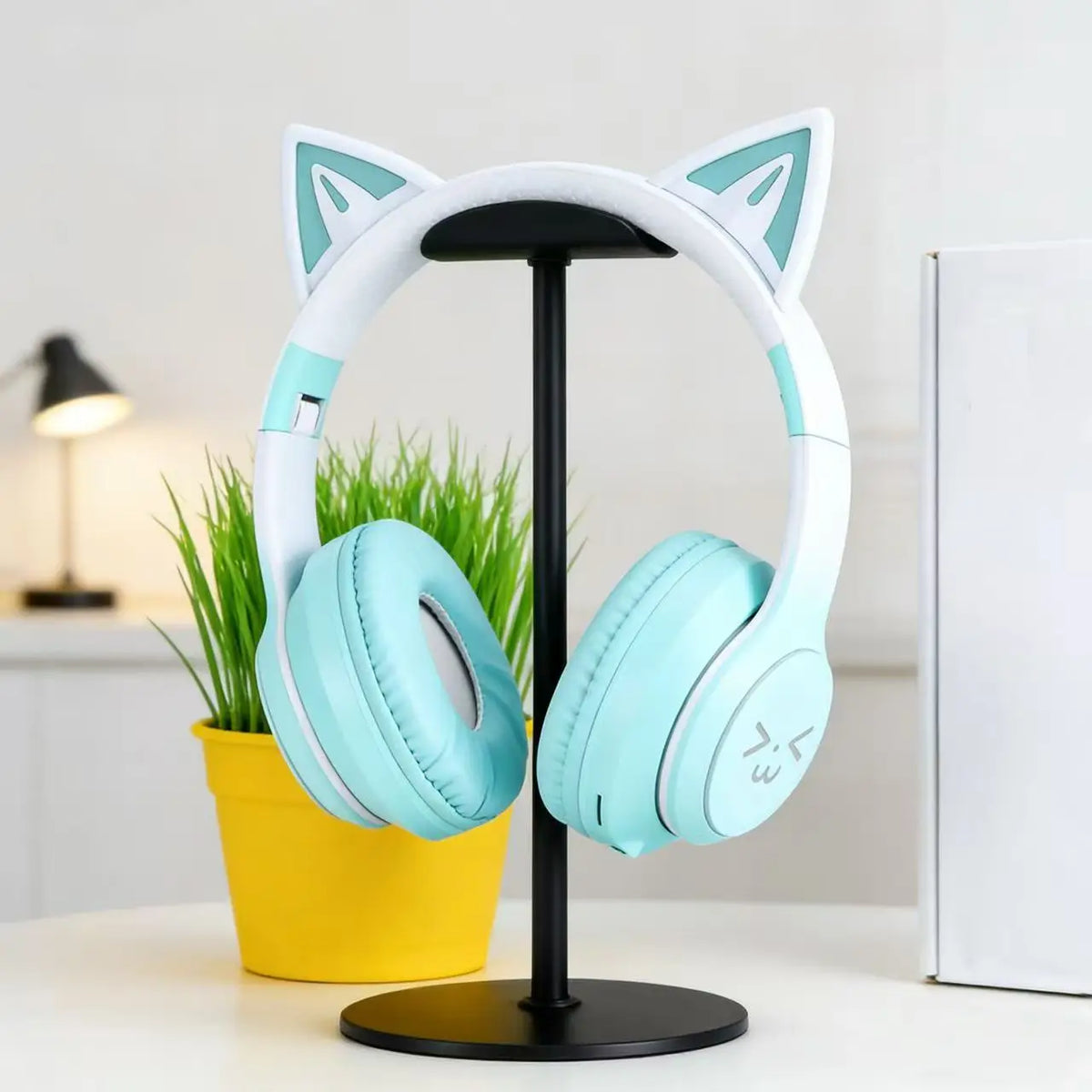 Casque Bluetooth 5.1 sans fil SOYTO avec oreilles de chat lumineuses dégradées, réduction de bruit, écouteurs supra-auriculaires mignons pour téléphone, PC et jeux