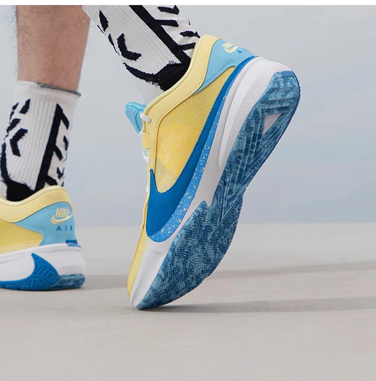 Scarpe da basket da uomo Nike Authentic ZOOM FREAK 5 EP DX4996-700