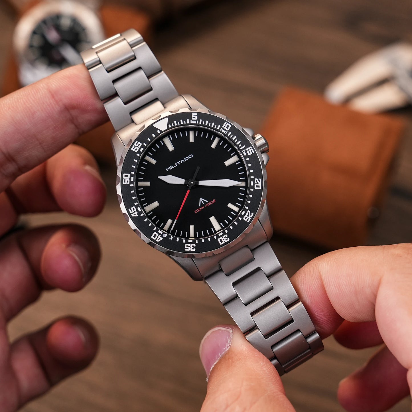 Militado ML16 Watch VH31 Sweep /515 Quartz Movement Sapphire Crystal BGW9 Luminous 200m Water Resistance 38mm Men's Vintage Wath