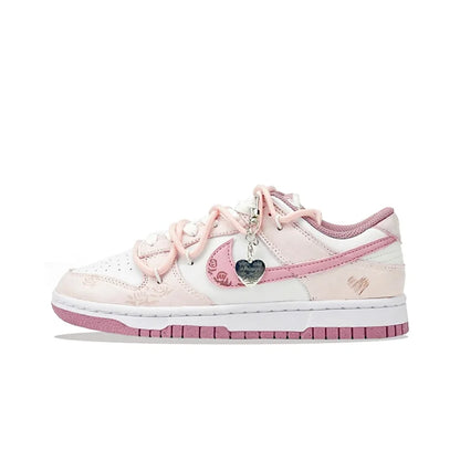 Spersonalizowane trampki Nike Dunk „Honeyed Rose” – nowe chińskie ręcznie malowane damskie buty skateboardowe typu low-top z motywem serca