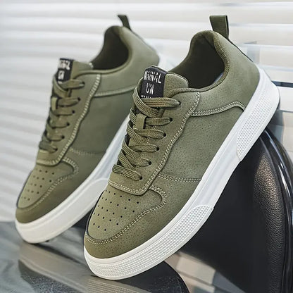 1 pair Sports Casual Skateboarding Shoes Comfortable and Fashionable, with a snug upper that fits the foot and a slip-resistant,