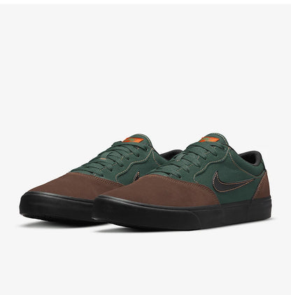 Scarpe da skate unisex Nike SB Chron 2 con ammortizzazione leggera e pannelli, modello DM3493-606