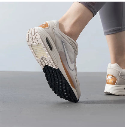 Dámské lehké běžecké boty Nike Genuine Air Max Solo FN0784-105