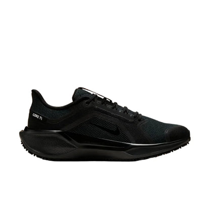 „Nike Pegasus 41 GORE-TEX“ vandeniui atsparūs, kvėpuojantys, amortizuojantys žemi bėgimo bateliai vyrams, juodi