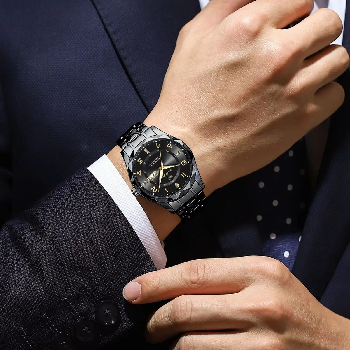 Męski zegarek POEDAGAR Fashion Luxury, wodoodporny, podświetlany, z mechanizmem kwarcowym, bransoletą ze stali nierdzewnej, datownikiem i wskaźnikiem dnia tygodnia, w stylu casualowym.