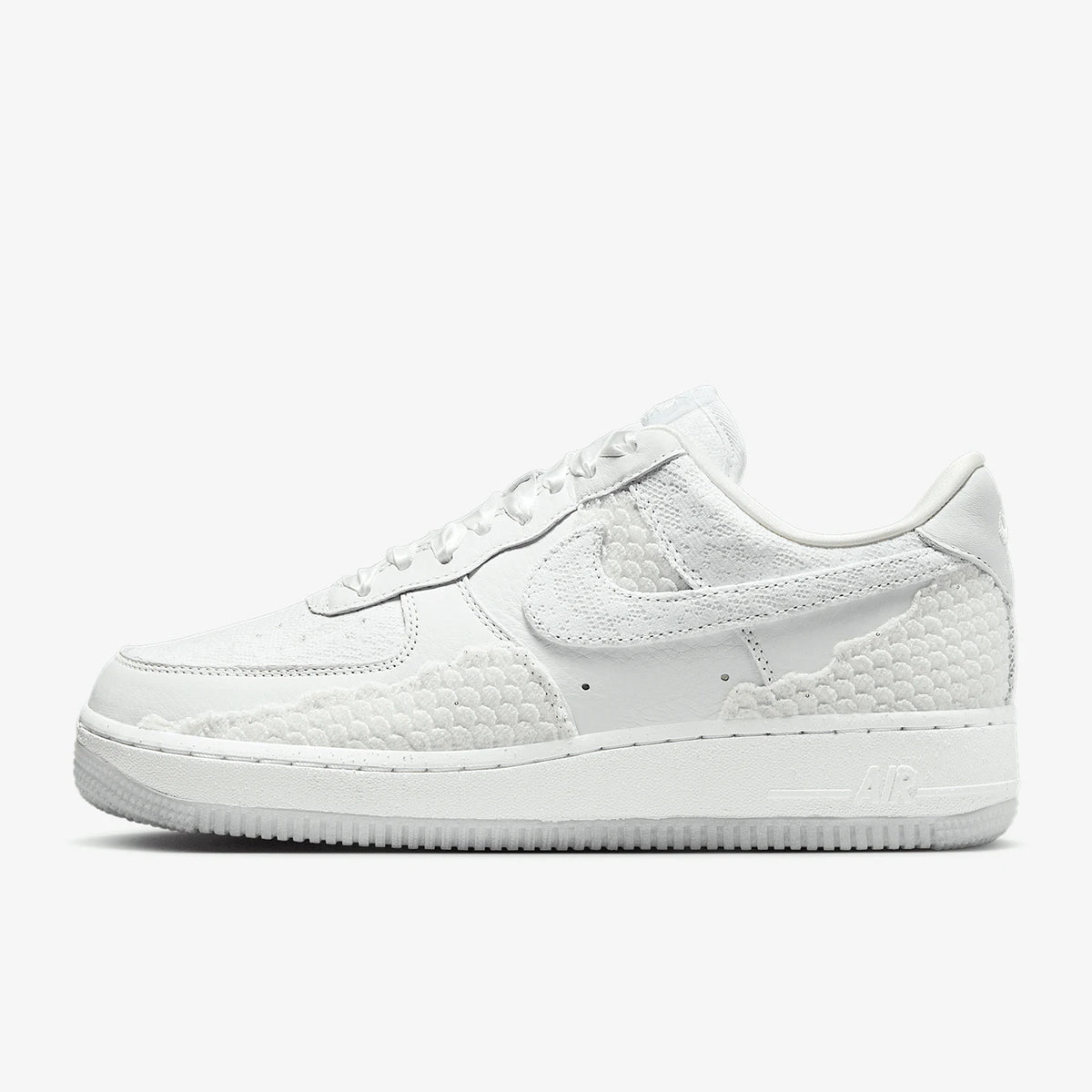 Nike Authentic Air Force 1 AF1 Damen-Sneaker im klassischen Stil mit dicker Sohle HV6011-111