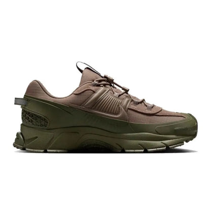 Nike Zoom Vomero 5 Roam : chaussures de course unisexes basses, souples, résistantes et imperméables, pour l'entraînement, la ville et les trajets quotidiens, modèle FV2295-201