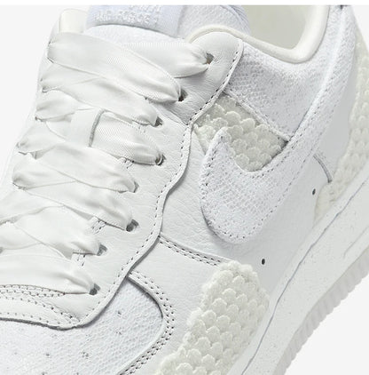 Nike Authentic Air Force 1 AF1 Damen-Sneaker im klassischen Stil mit dicker Sohle HV6011-111