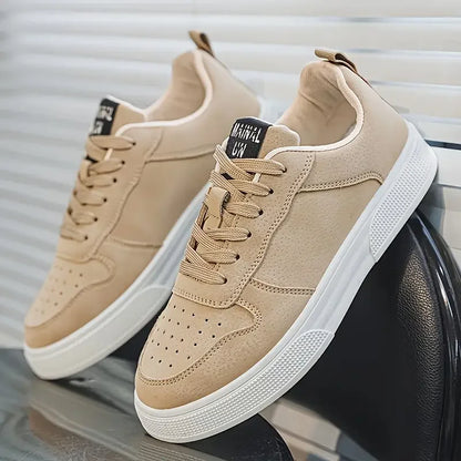 1 pair Sports Casual Skateboarding Shoes Comfortable and Fashionable, with a snug upper that fits the foot and a slip-resistant,