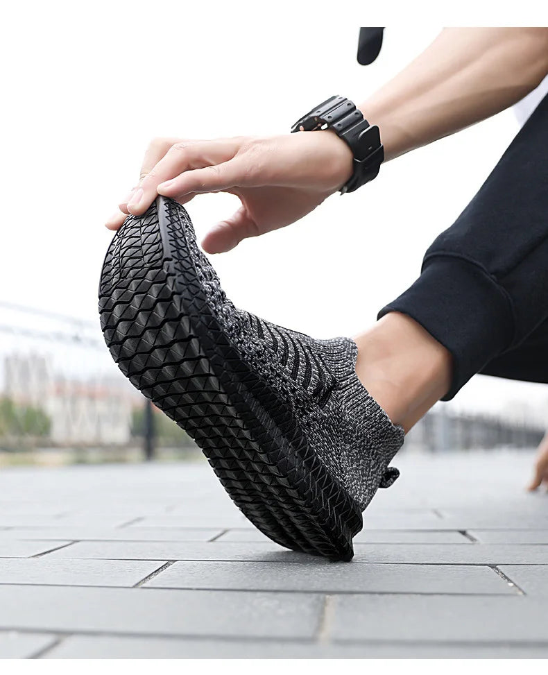 Men Shoes Breathable Men's Sneakers Comfortable Running Shoes Tenis Outdoor Slip On Walking Sneakers Sock Jogging Shoes