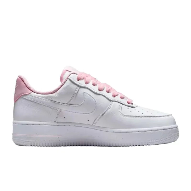 Nike Air Force 1 Low Trendy Pink Velvet Laces Stilfulde, unikke, komfortable og alsidige lave sneakers til kvinder HV4403-601