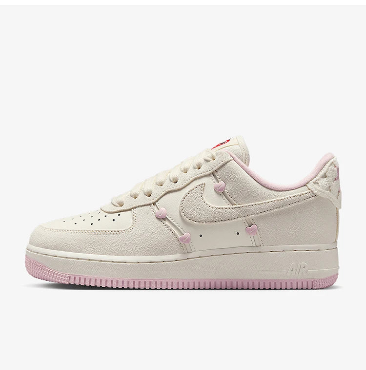 Oficiálne originálne dámske nízke tenisky Nike AIR FORCE 1 HV5992-111