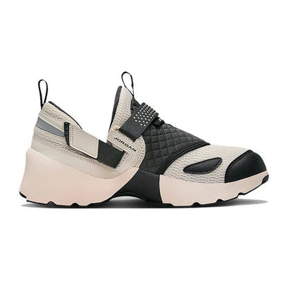 Nike TRUNNER LX: Zapatillas de running para mujer elegantes, versátiles, cómodas y antideslizantes, con amortiguación y durabilidad HQ2164-102