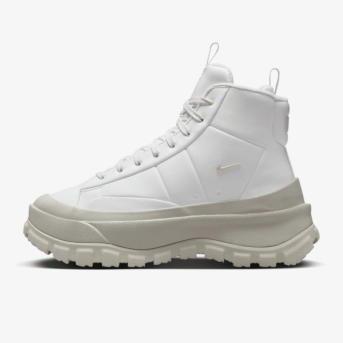 Oficiální dámské jednoduché polokožené tenisky Nike Blazer Roam Mid FQ9065-100