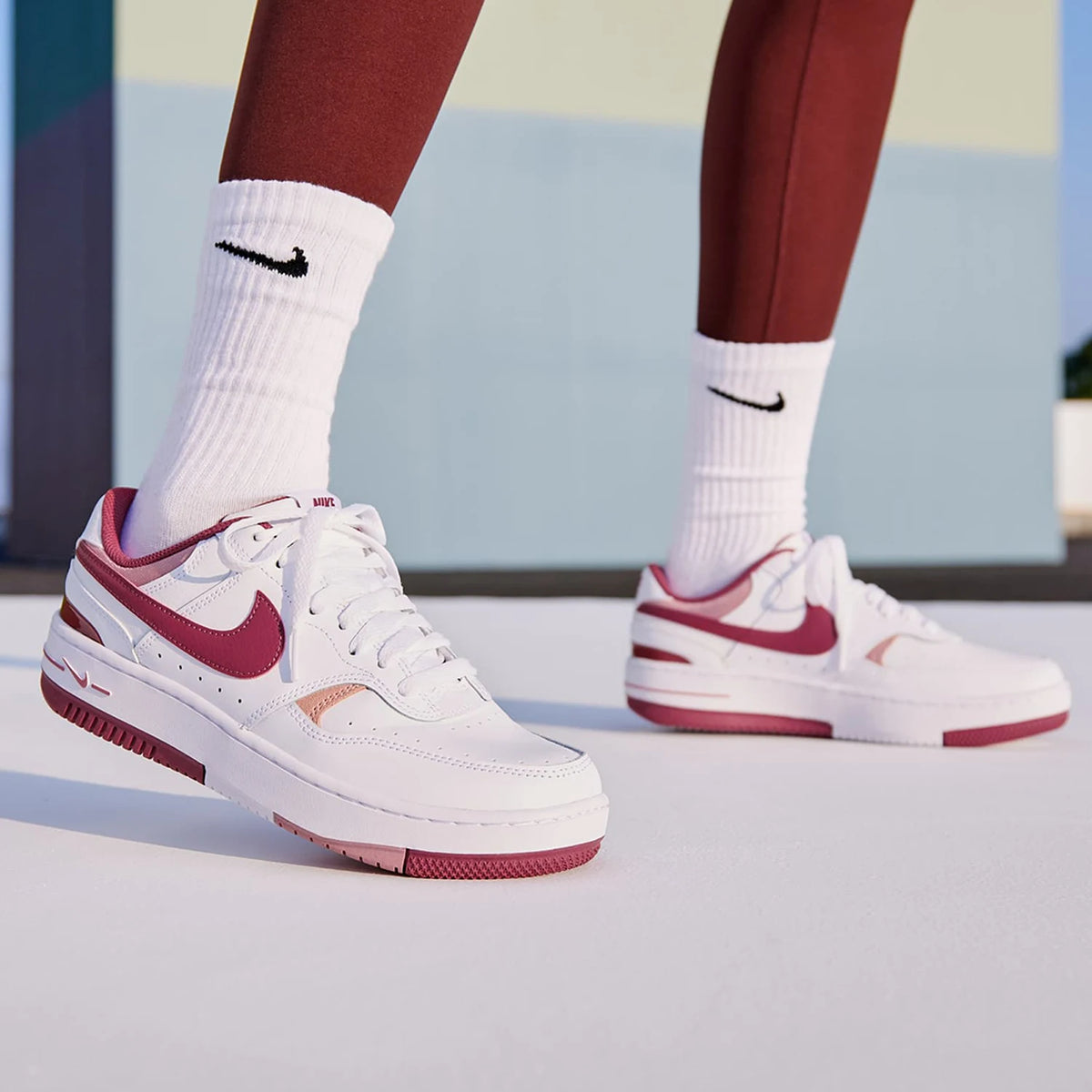 Originální dámské retro sportovní tenisky Nike Gamma Force s tlustou podrážkou a dlouhou životností FQ8877-100