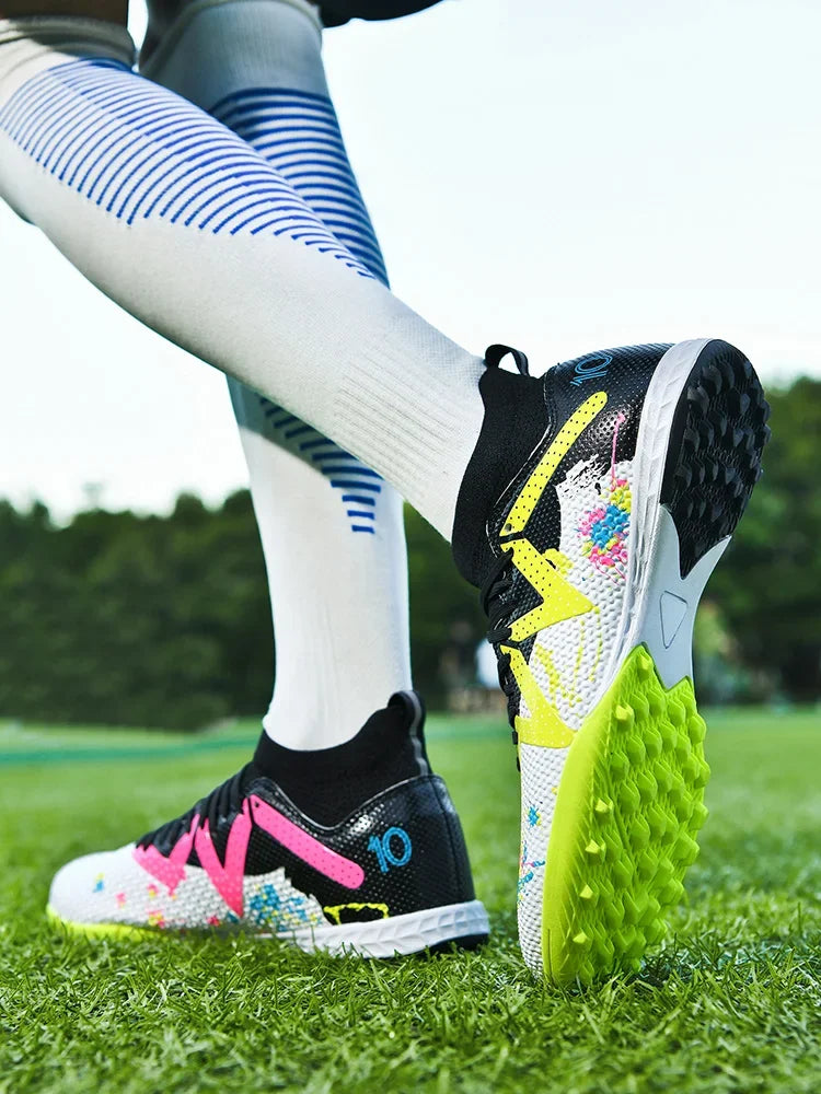 New Men's Football Shoes Society Cleats Professional Soccer Shoes Indoor Fast Football Field Boots Sneakers Boy Original Training