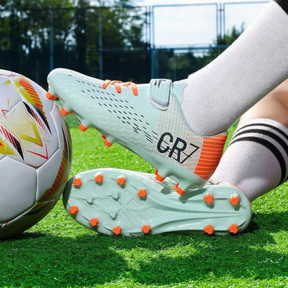 Nouvelles chaussures de football pour enfants, chaussures de sport d'extérieur, chaussures de football pour garçons et filles, chaussures de football à boucles, chaussures de futsal, pointures 28-39