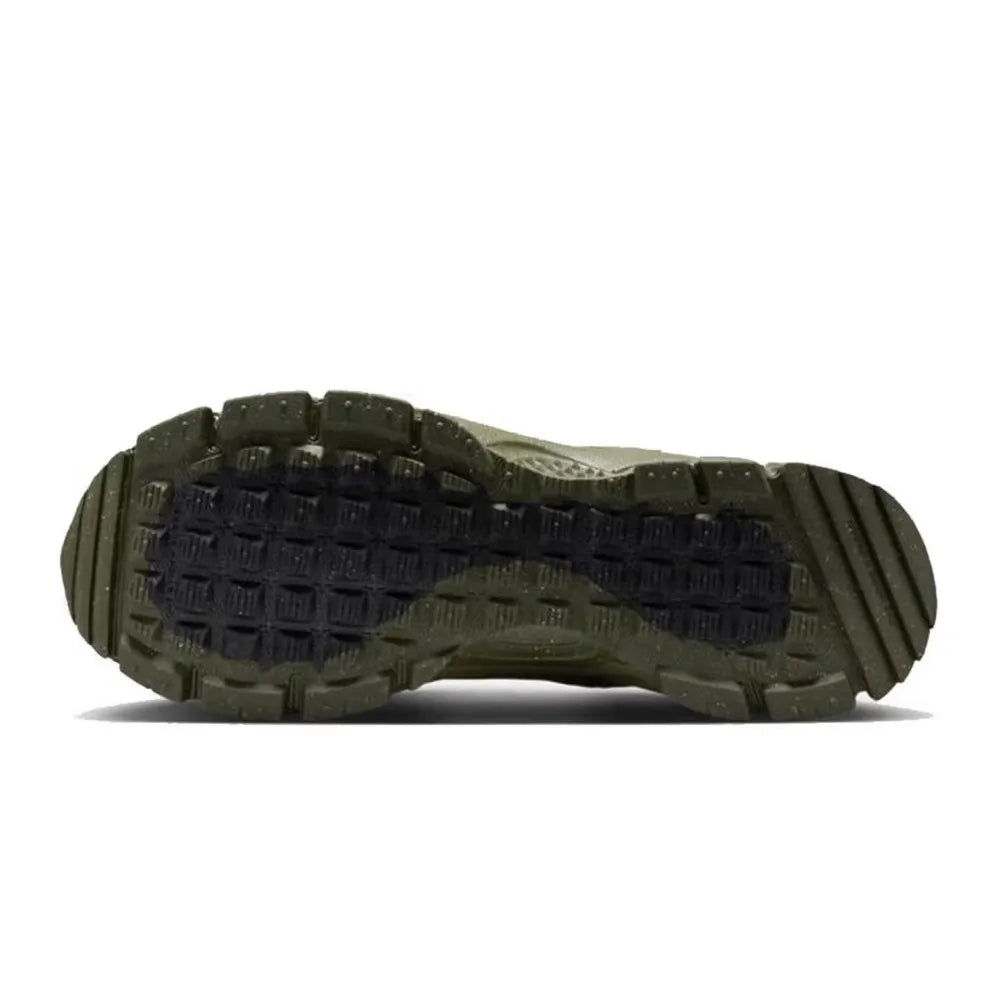 Nike Zoom Vomero 5 Roam : chaussures de course unisexes basses, souples, résistantes et imperméables, pour l'entraînement, la ville et les trajets quotidiens, modèle FV2295-201