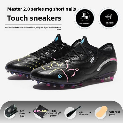 Kelme – buty piłkarskie dla dorosłych Mg Short Nail – męskie buty treningowe do piłki nożnej – profesjonalne buty do rozgrywek na trawie