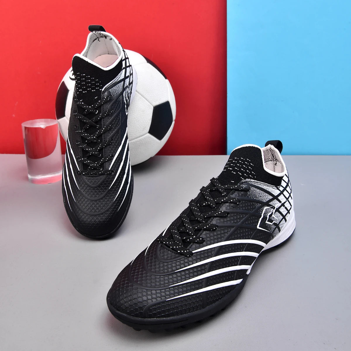 Nouvelles chaussures de football pour hommes, crampons de futsal, chaussures de football, confortables, ultra-légères, pour terrain synthétique et naturel, sportives, antidérapantes, pour adultes, professionnelles.