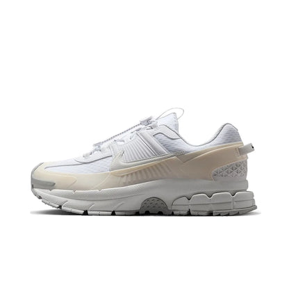 Nike Zoom Vomero 5 Roam : chaussures de course unisexes basses, souples, résistantes et imperméables, pour l'entraînement, la ville et les trajets quotidiens, modèle FV2295-201