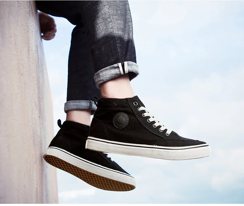 Baskets montantes en toile pour hommes, chaussures de Skate décontractées à lacets, toutes noires, pour étudiants, semelle plate, chaussures de Sport confortables