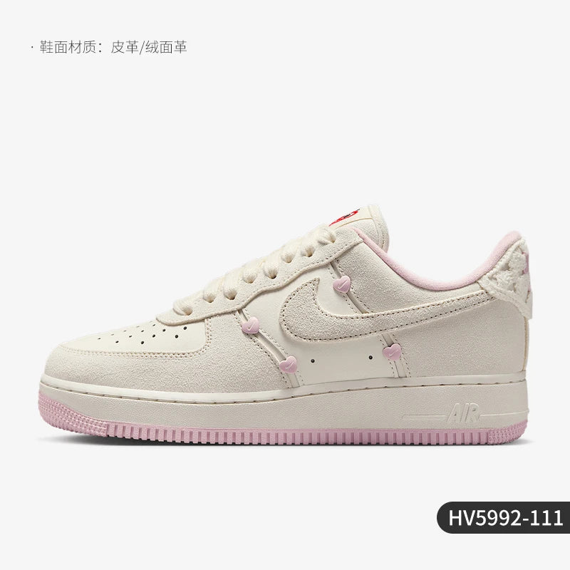 Oficiálne originálne dámske nízke tenisky Nike AIR FORCE 1 HV5992-111